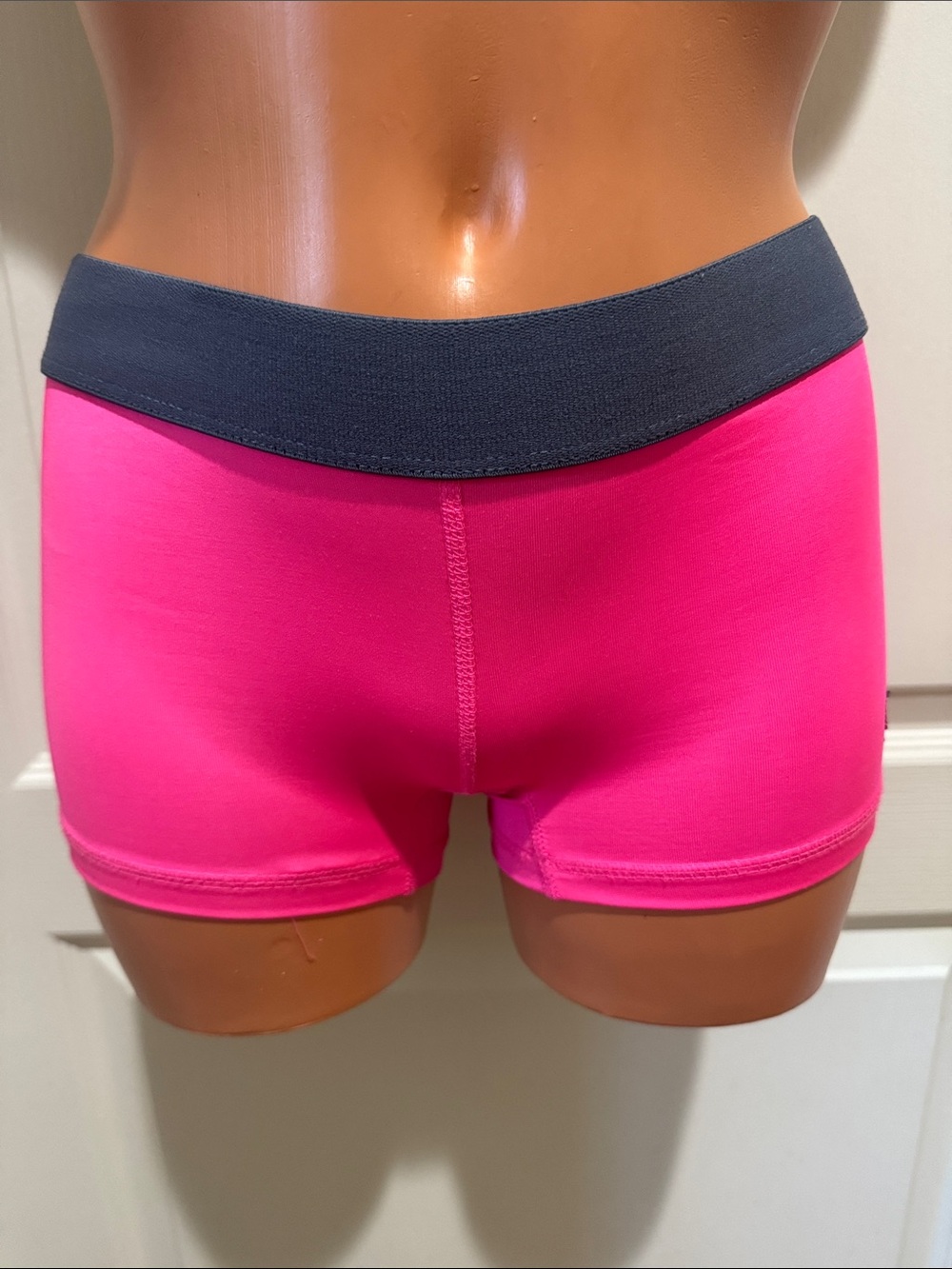 SOFFE Dri Neon Hot Pink Bike Bootie Cheer Shorts Juniors M Medium EUC KP $15